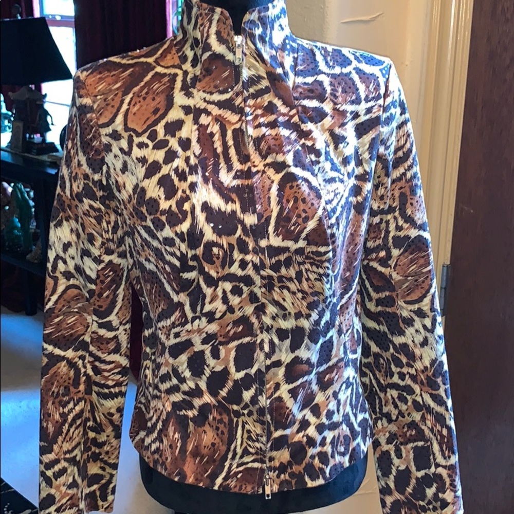 View Woman’s Zippered Jacket